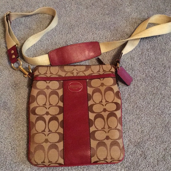 Coach Legacy Signature Swingpack Crossbody Bag - Picture 1 of 3